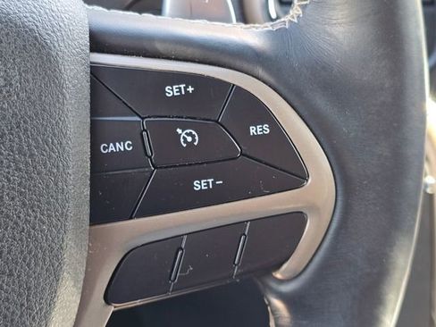 Used 2017 Jeep Grand Cherokee Limited image 25