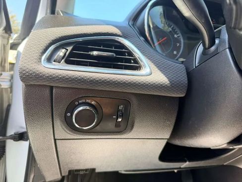 Used 2017 Chevrolet Cruze LT image 35