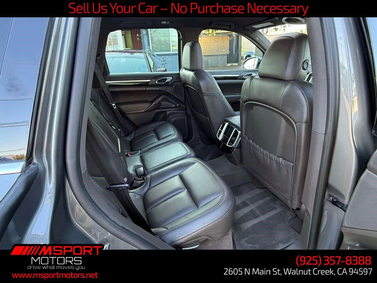 Used 2016 Porsche Cayenne AWD/4WD image 13