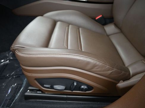 Used 2022 Porsche Panamera 4S image 6