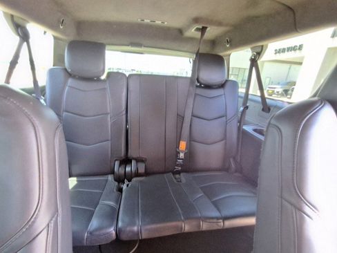 Used 2020 Cadillac Escalade ESV Platinum AWD/4WD image 17