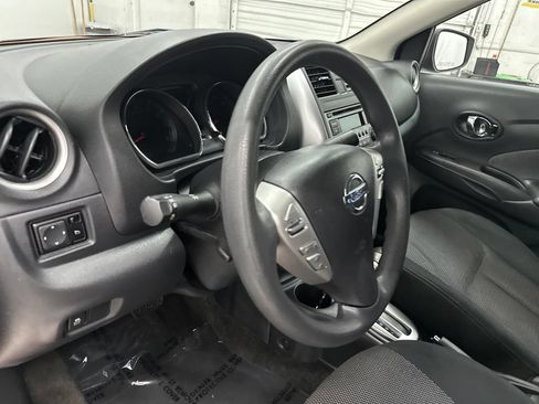 Used 2015 Nissan Versa SV FWD image 12