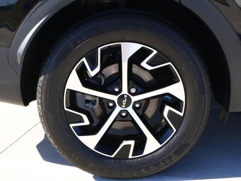 Used 2023 Kia Sportage EX image 8
