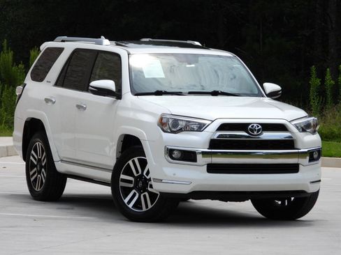 Used 2017 Toyota 4Runner Limited AWD/4WD image 17