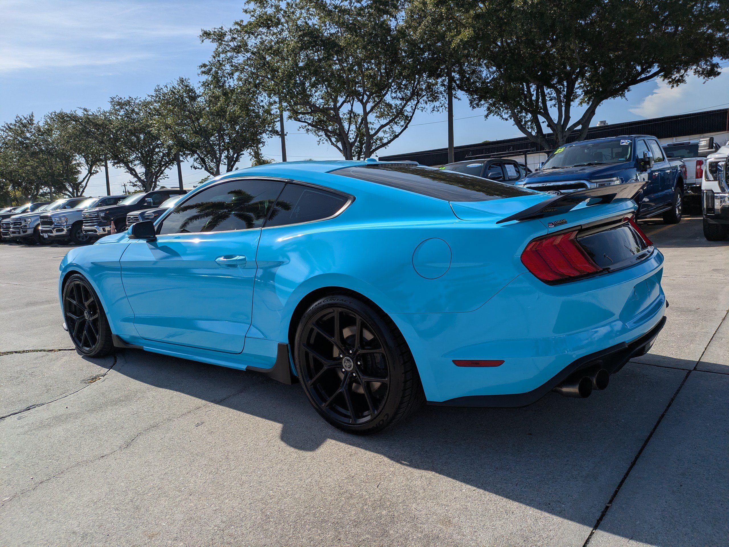 Used 2019 Ford Mustang GT Premium w/ GT Performance Package RWD image 6