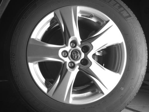 Used 2025 Toyota Highlander LE FWD image 14