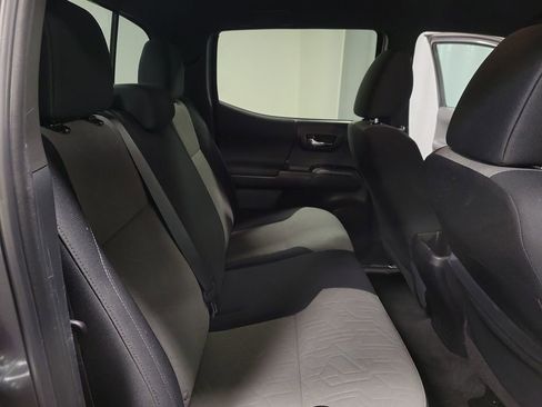 Used 2023 Toyota Tacoma TRD Off-Road image 21