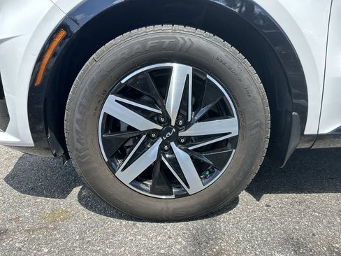 Used 2022 Kia Sorento S FWD image 13