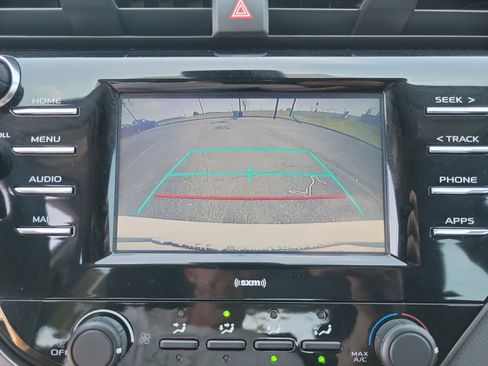 Used 2020 Toyota Camry LE image 12