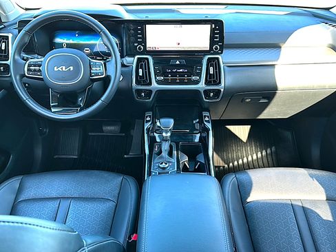 Used 2023 Kia Sorento SX AWD/4WD image 11