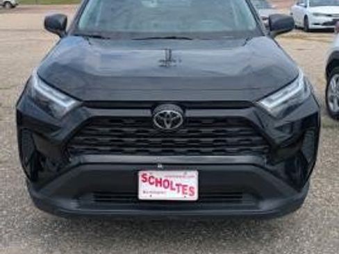 Used 2024 Toyota RAV4 LE AWD/4WD image 5
