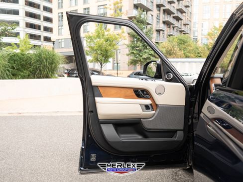 Used 2018 Land Rover Range Rover Supercharged image 45