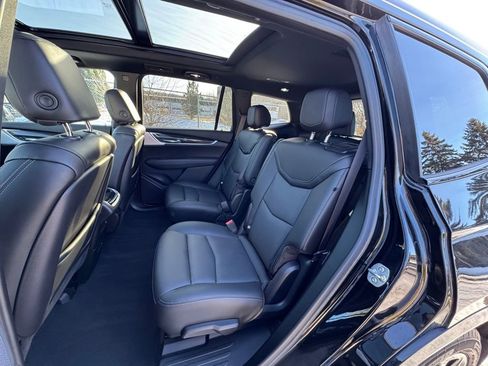 Used 2024 Cadillac XT6 Sport w/ LPO, ONYX Package image 32