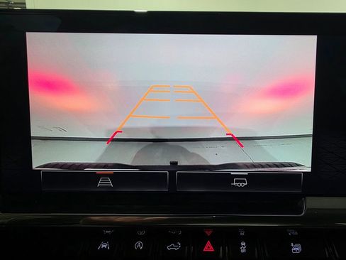 Used 2022 GMC Sierra 1500 Elevation w/ Max Trailering Package image 9