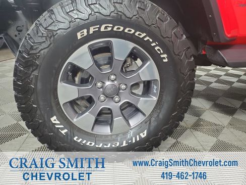 Used 2019 Jeep Wrangler Unlimited Sahara w/ Cold Weather Group AWD/4WD image 31