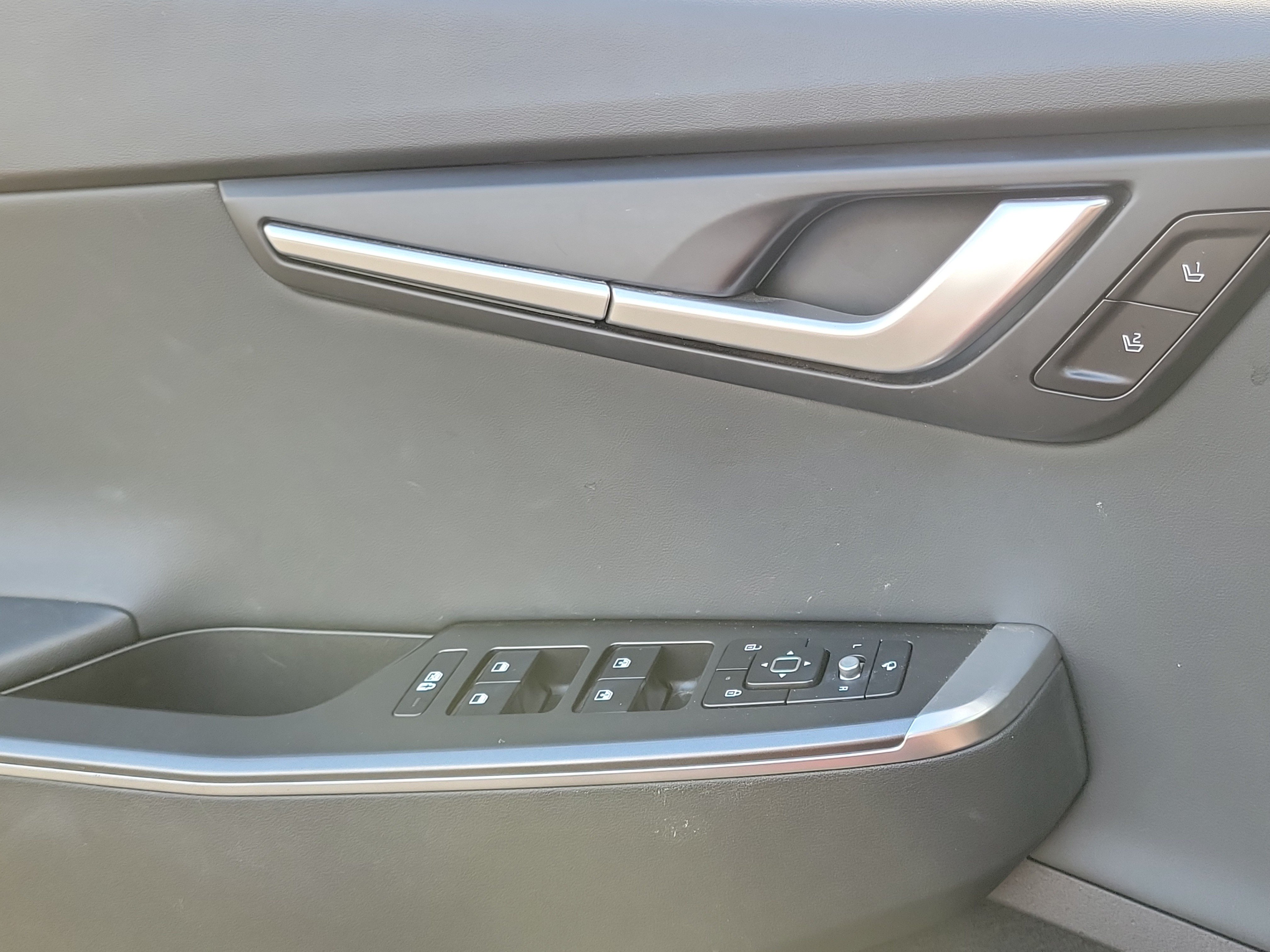 Used 2024 Kia EV6 Light RWD image 16