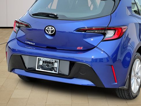 Used 2025 Toyota Corolla SE w/ SE Package FWD image 37