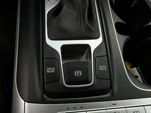 Certified 2024 Kia Carnival LX image 34