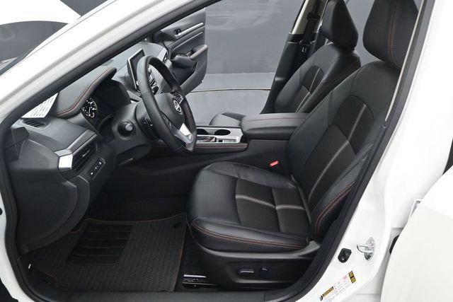Used 2025 Nissan Altima 2.5 SR AWD/4WD image 11