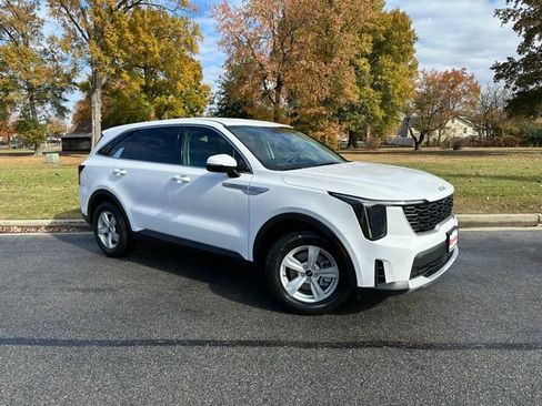 New 2026 Kia Sorento LX image 2