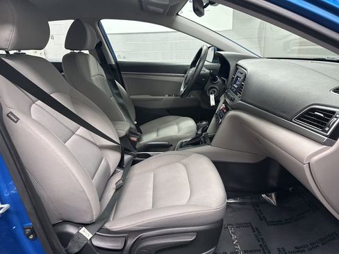 Used 2017 Hyundai Elantra SE FWD image 20