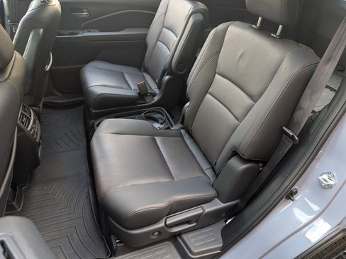 Used 2022 Honda Pilot Black Edition image 19