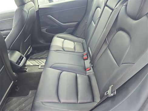 Used 2020 Tesla Model 3 Standard Range Plus image 11