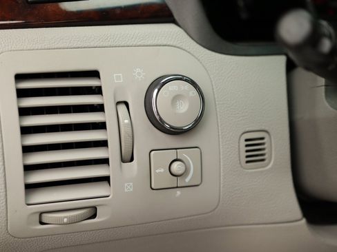 Used 2007 Cadillac DTS Luxury II image 11