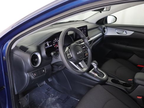 Used 2023 Kia Forte LXS image 8