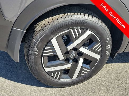 Used 2026 Nissan Kicks SV w/ SV Premium Package FWD image 28