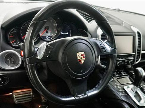 Used 2013 Porsche Cayenne S image 11