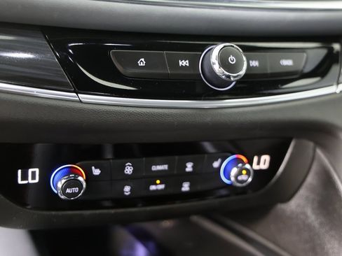 Certified 2022 Buick Enclave Essence image 16