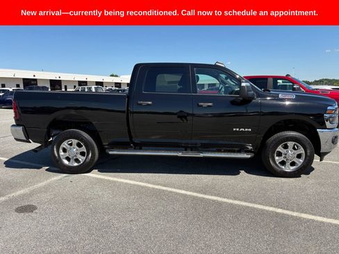 Used 2026 RAM 2500 Big Horn AWD/4WD image 2