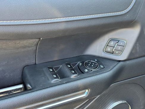 Used 2023 Ford Expedition XLT AWD/4WD image 19