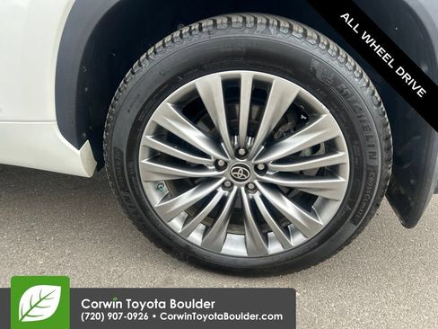Used 2021 Toyota Highlander Platinum AWD/4WD image 33