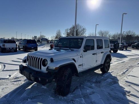 Used 2023 Jeep Wrangler Unlimited Sahara image 3