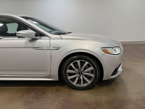 Used 2019 Lincoln Continental Premiere image 32