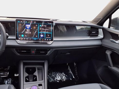 New 2026 Volkswagen Tiguan SE R-Line image 16