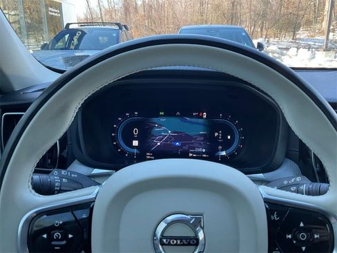 Certified 2023 Volvo XC60 B5 Ultimate image 18