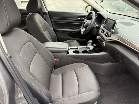 Used 2024 Nissan Altima 2.5 SV image 25