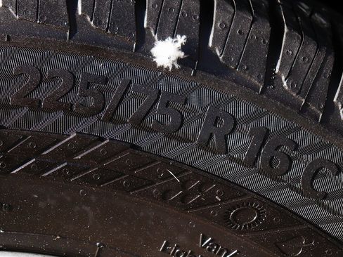 Used 2020 Mercedes-Benz Sprinter 3500 w/ Driver Convenience Package image 40