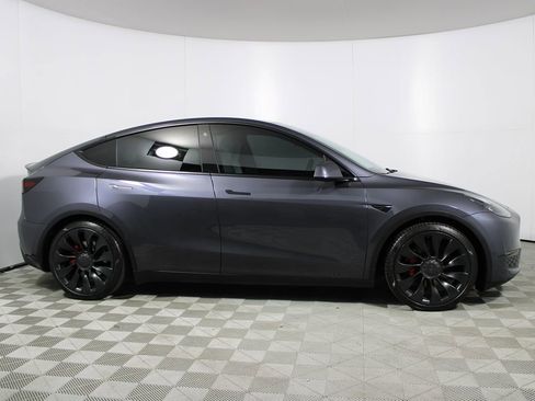 Used 2022 Tesla Model Y Performance image 17
