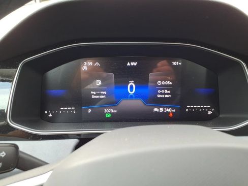 Used 2025 Volkswagen Jetta SE w/ Sunroof Package FWD image 29