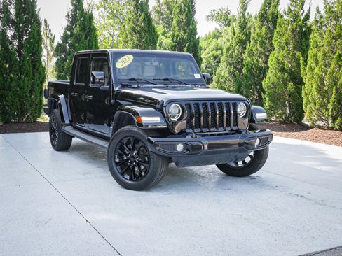 Used 2023 Jeep Gladiator Overland AWD/4WD image 2