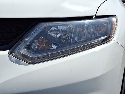 Used 2016 Nissan Rogue S w/ Appearance Package AWD/4WD image 8