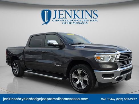 Used 2023 RAM 1500 Laramie AWD/4WD image 1