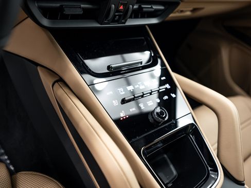 Certified 2026 Porsche Cayenne image 15