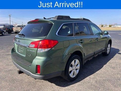 Used 2011 Subaru Outback 2.5i Limited w/ PWR Moonroof Pkg image 6