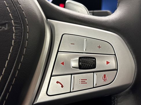 Used 2025 BMW X7 xDrive40i w/ Premium Package image 22