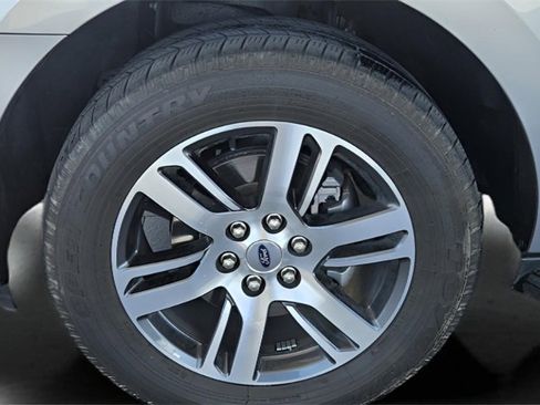 Used 2024 Ford Expedition Limited image 10